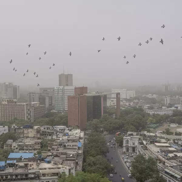 मौसम विज्ञानियों के अनुसार अभी इस सप्ताह गर्मी का प्रकोप लगातार जारी रहेगा।