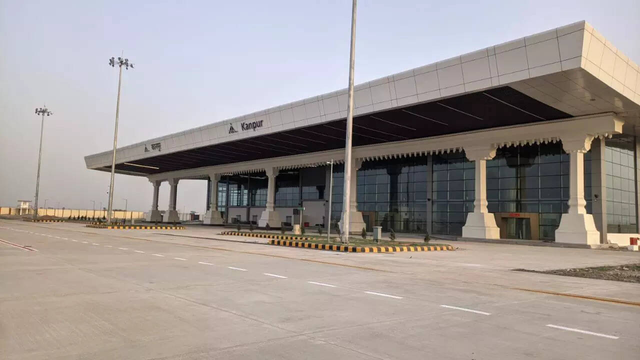 ​लगाई गई एप्रोच लाइट​