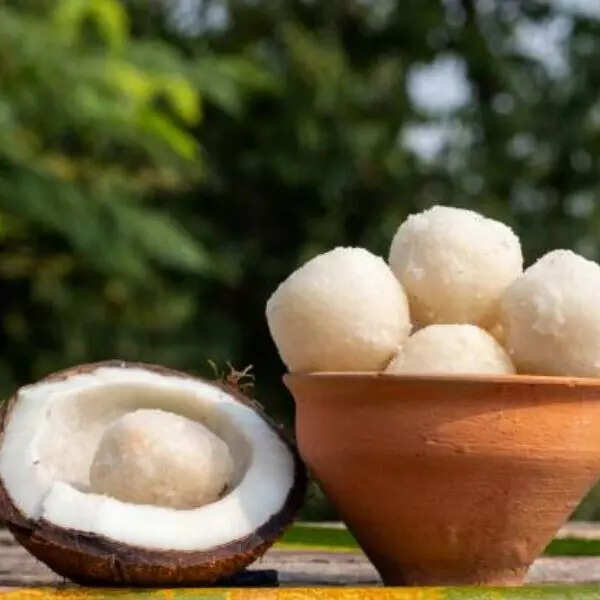 नारियल