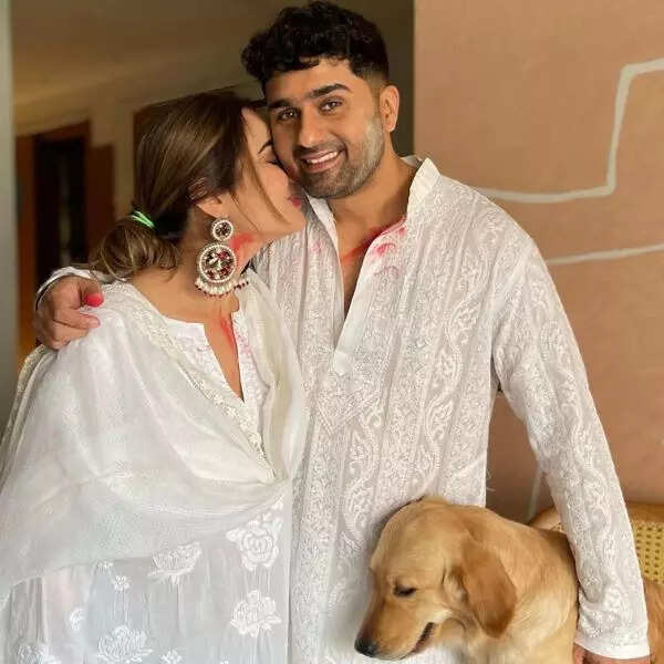 बेबो जैसा लगता है फेसकट!
