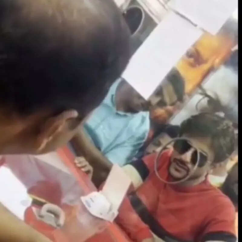 एडवांस बुकिंग में गाड़े झंडे