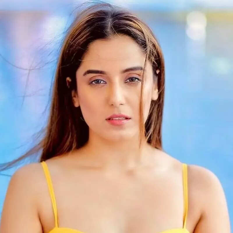 सृष्टि रोड़े 