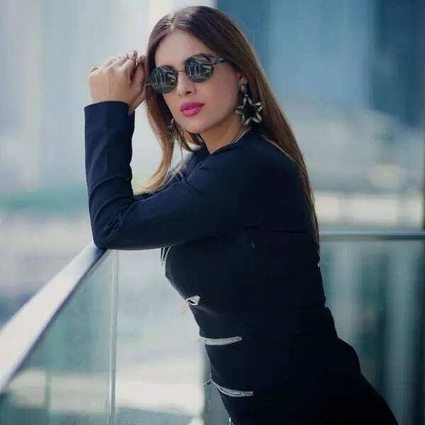 ब्लैक सनग्लास