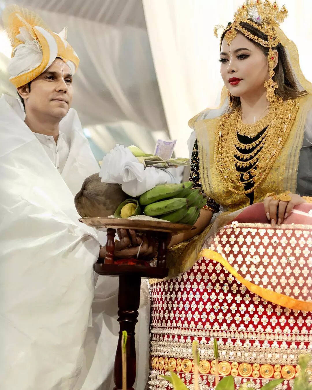 'आज से हम एक हैं'