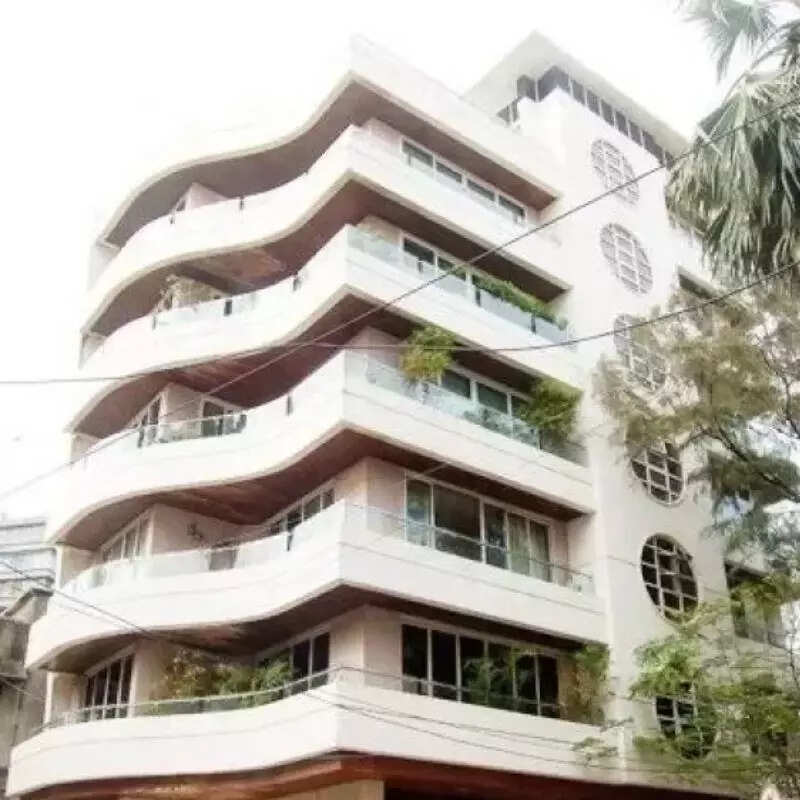 बाहर से दिखता है ऐसा