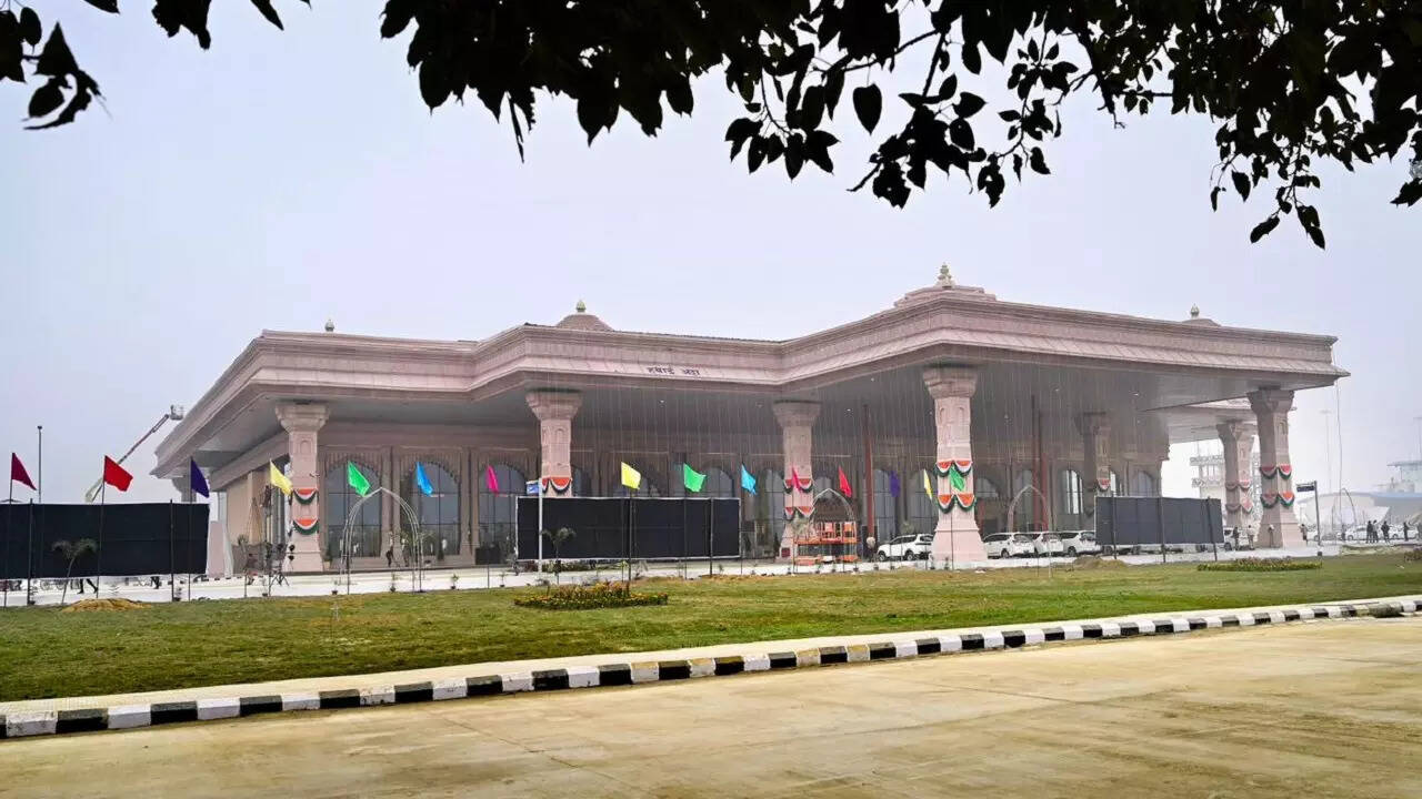 शहर से 15 किमी दूर