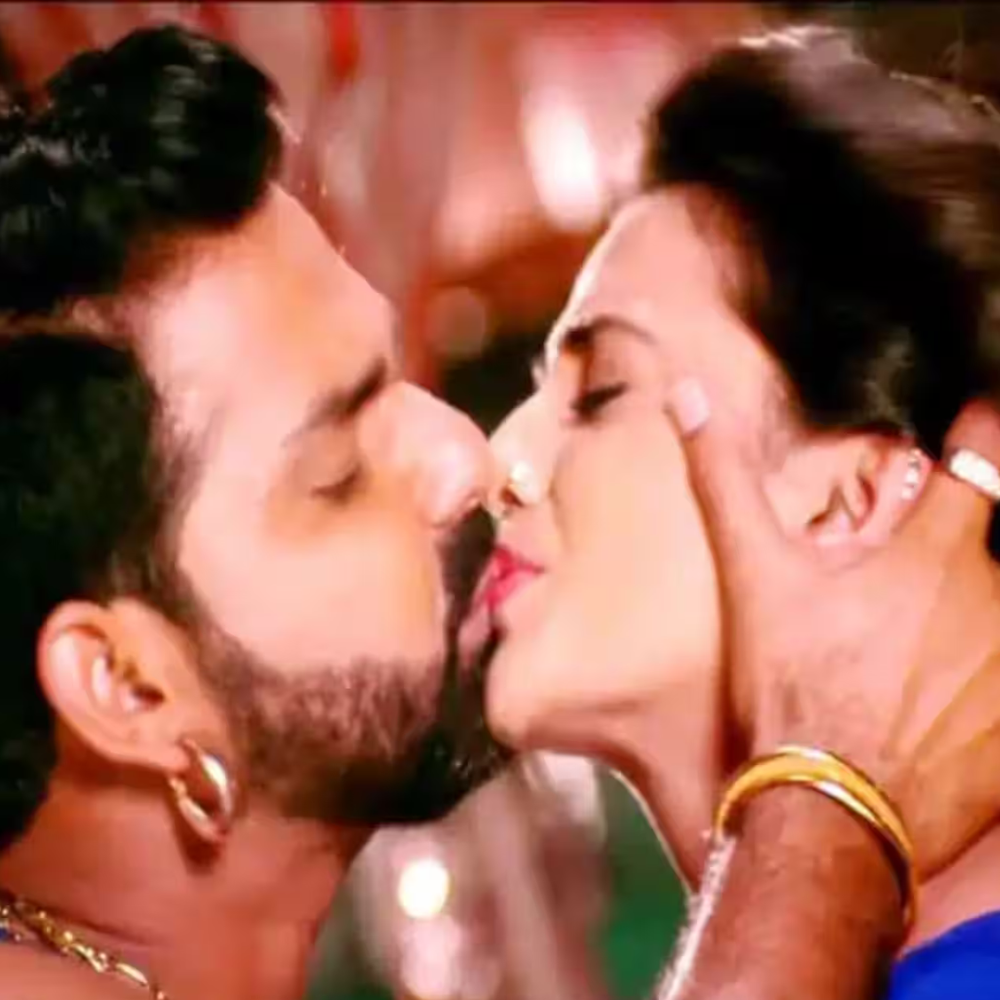 पवन-अक्षरा ने साथ में किए थे कई गाने