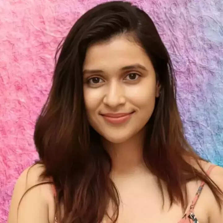 मन्नारा चोपड़ा