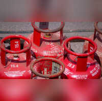 LPG Cylinder Price Hike बजट से पहले जनता को झटका महंगा हुआ गैस सिलेंडर जानिए कितने बढ़े दाम