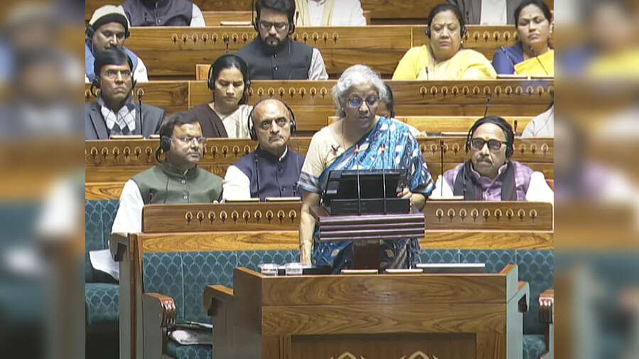 Nirmala Sitharaman Speech Live PM MUDRA योजना के तहत 43 Cr लोन दिए गए