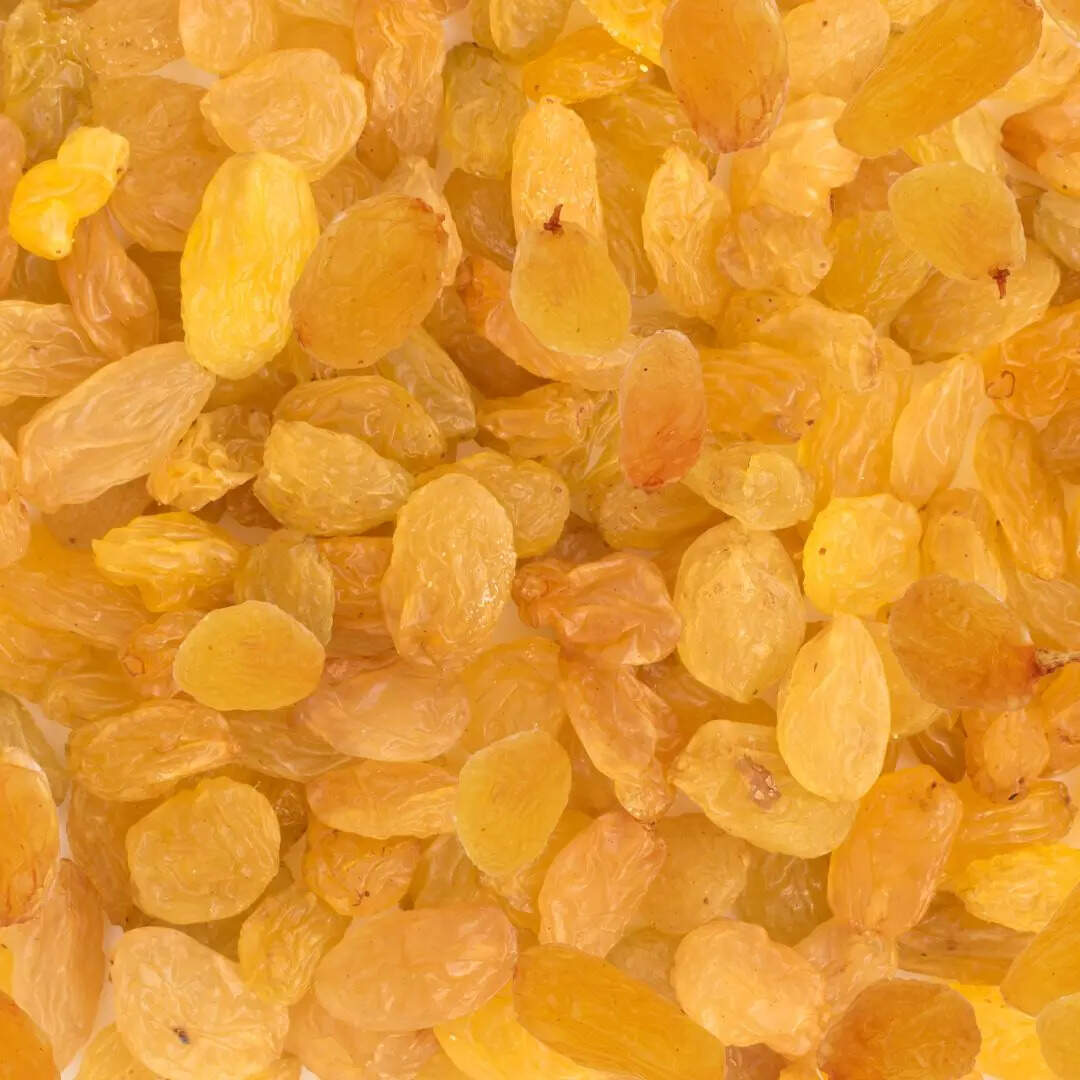 कब्ज गैस और एसिडिटी की समस्या में किशमिश का सेवन फायदेमंद होता है।