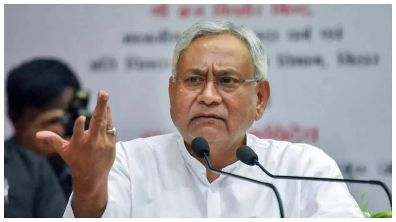 strongतीसरी पलटीstrong- फिर असंतुष्ट हो गए नीतीश कुमार