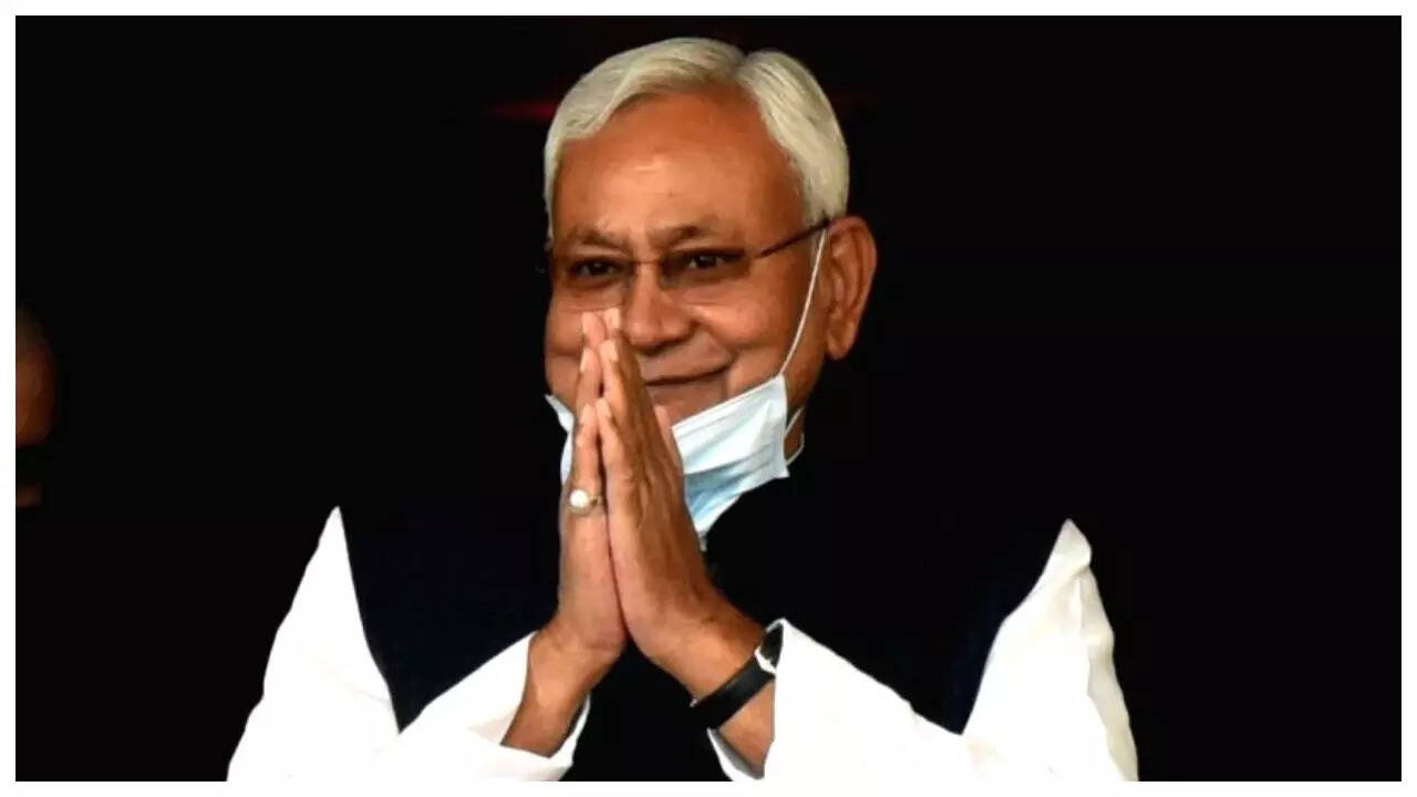 strongपहली पलटीstrong-नीतीश कुमार ने पहली बार 2013 में पाला बदला