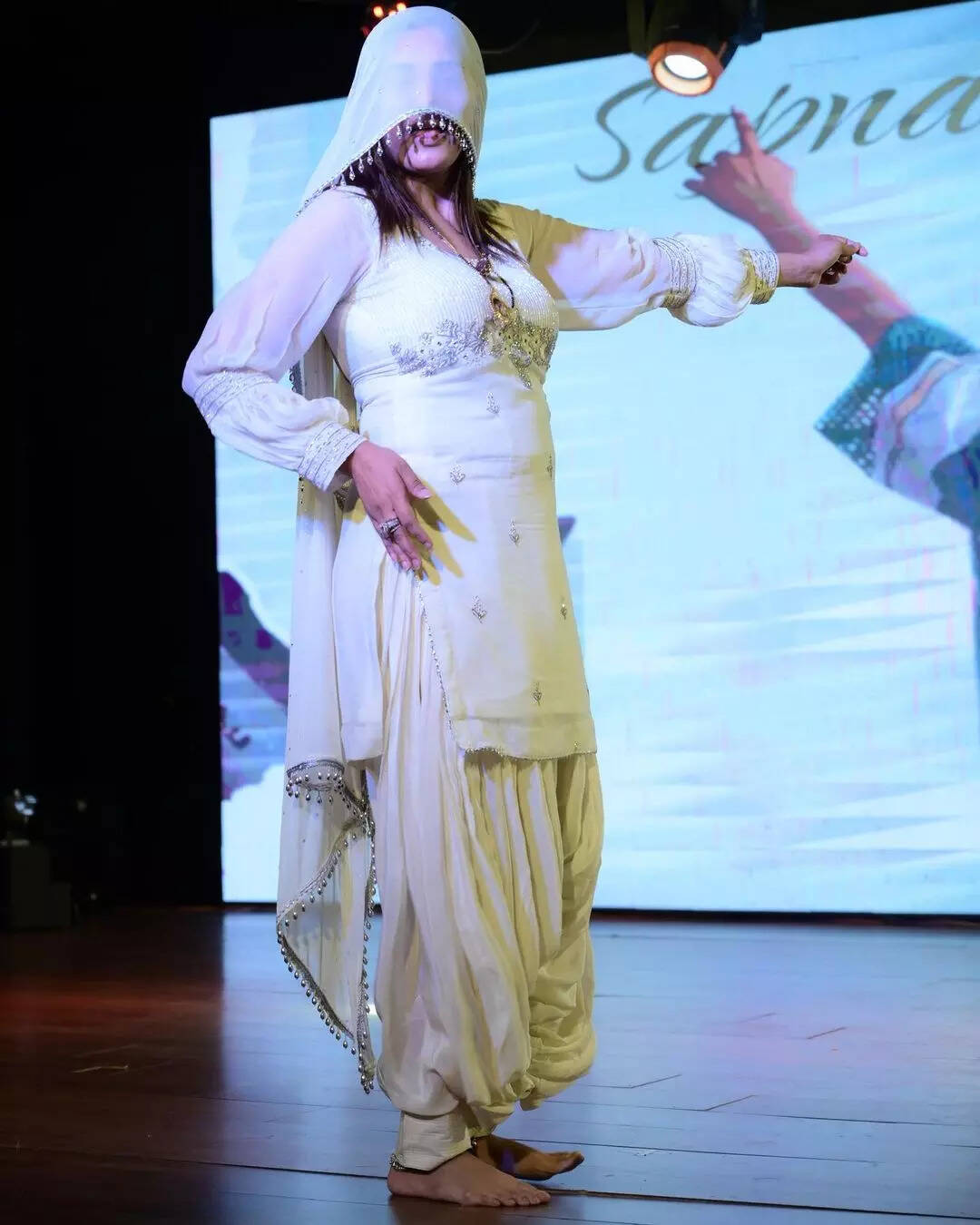 सपना के डांस के आगे फेल