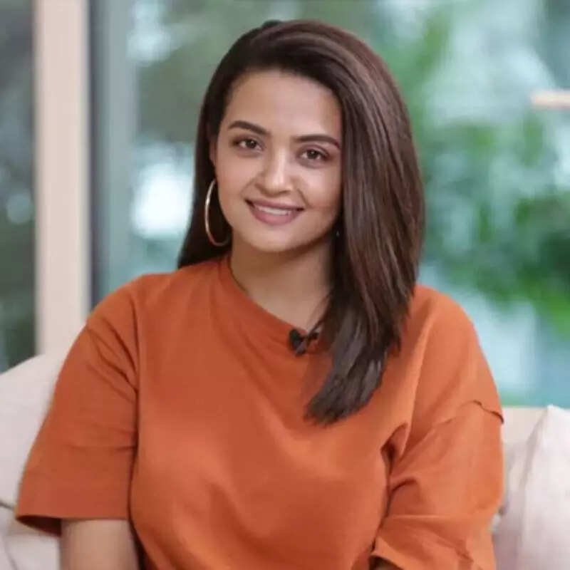 सुरवीन चावला Surveen Chawla