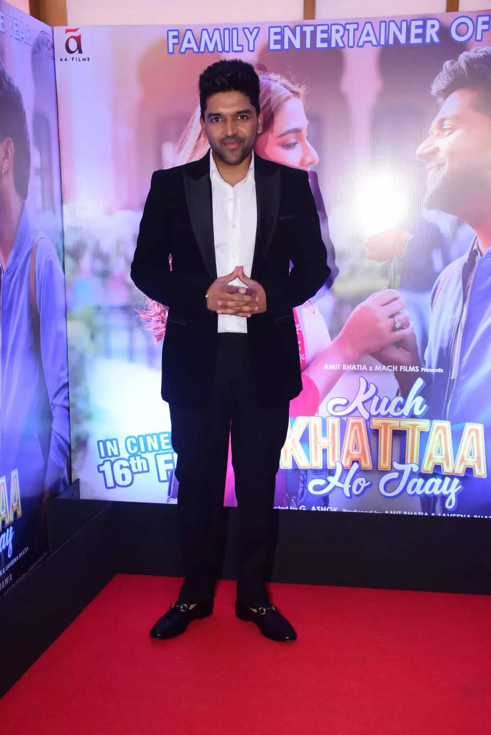 डैशिंग लगे गुरु रंधावा Guru Randhawa