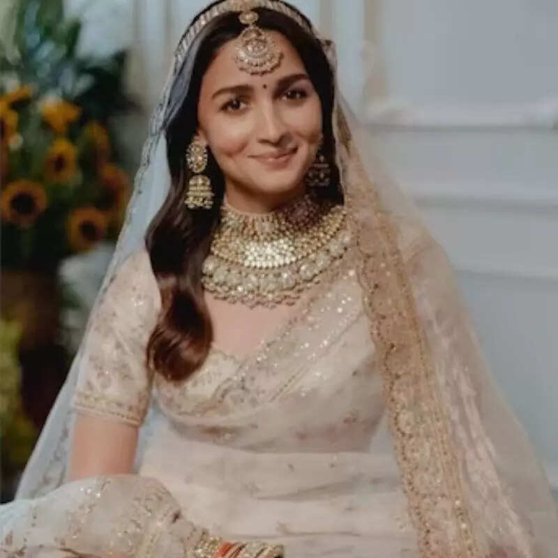 आलिया भट्ट (Alia Bhatt)