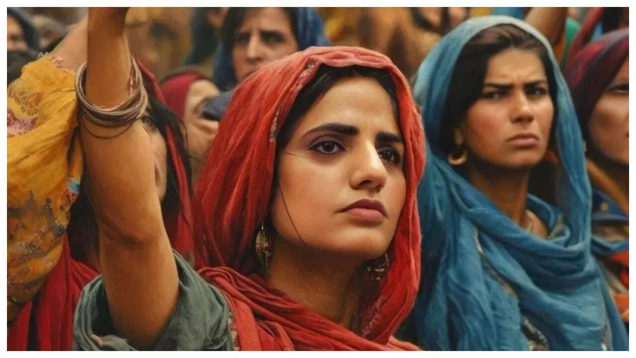 महरंग बलोच पेशे से डॉक्टर है