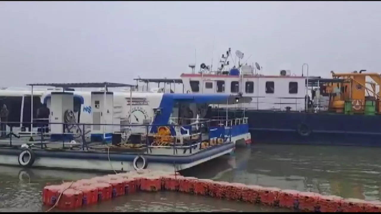 वाटर मेट्रो का नाम कैटा मेरन वैसेल बोट