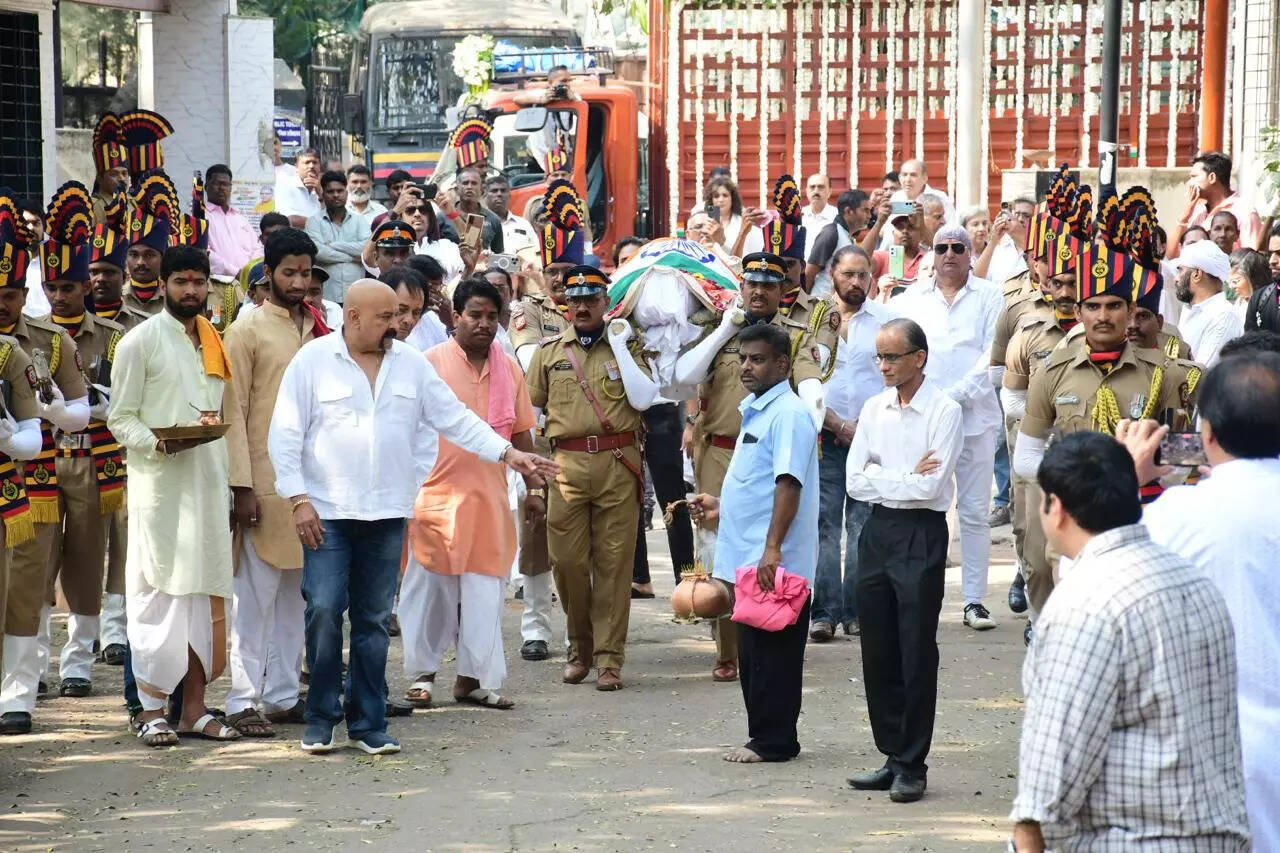 पंचतत्व में विलीन हुए पंकज उधास