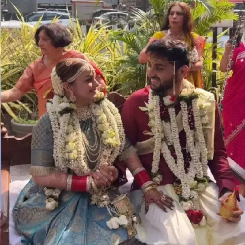 एक-दूजे की आंखों में खोए दिखे नेहा और रुद्रायश