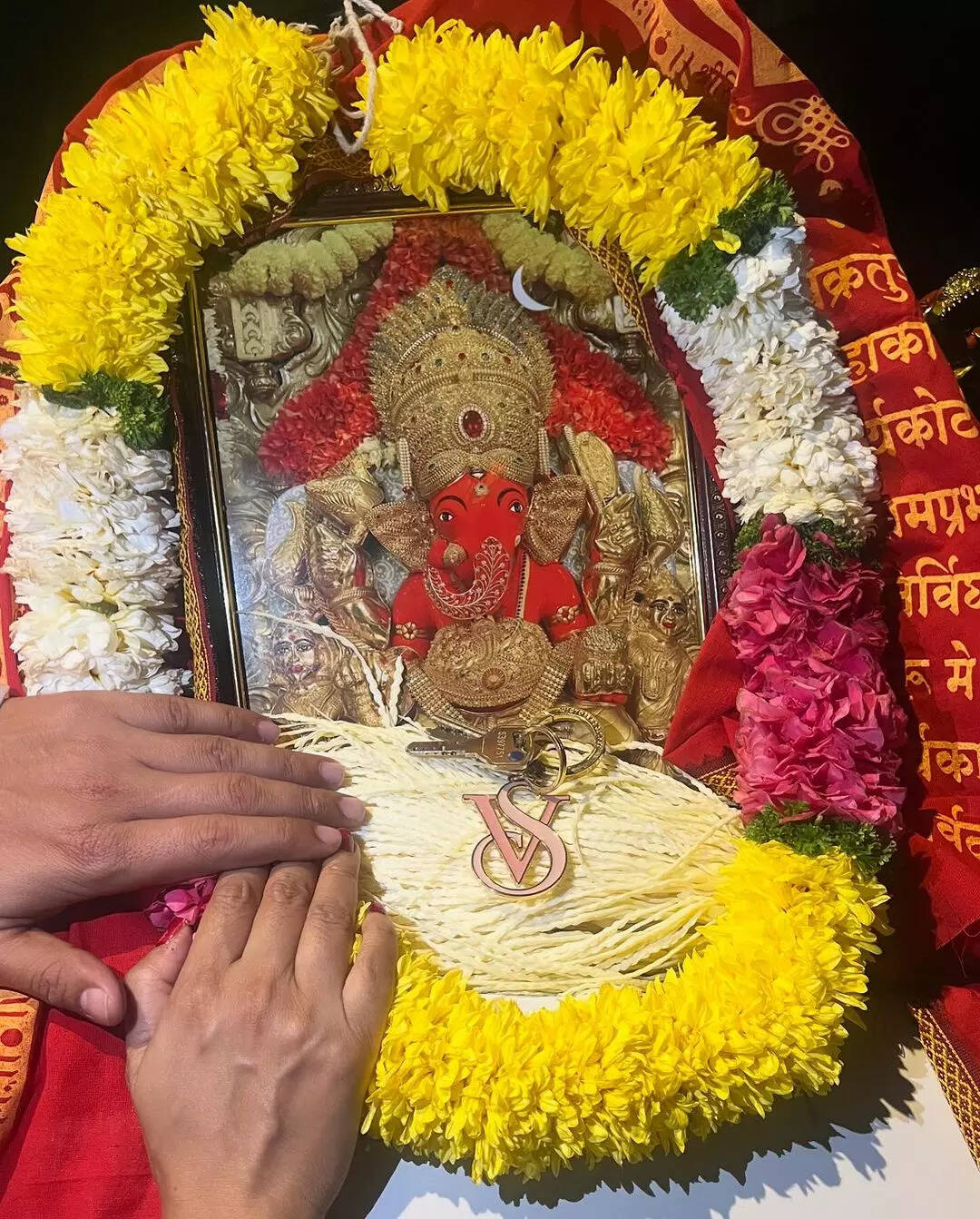 मोनालिसा को मिल रही हैं ढेर सारी बधाइयां