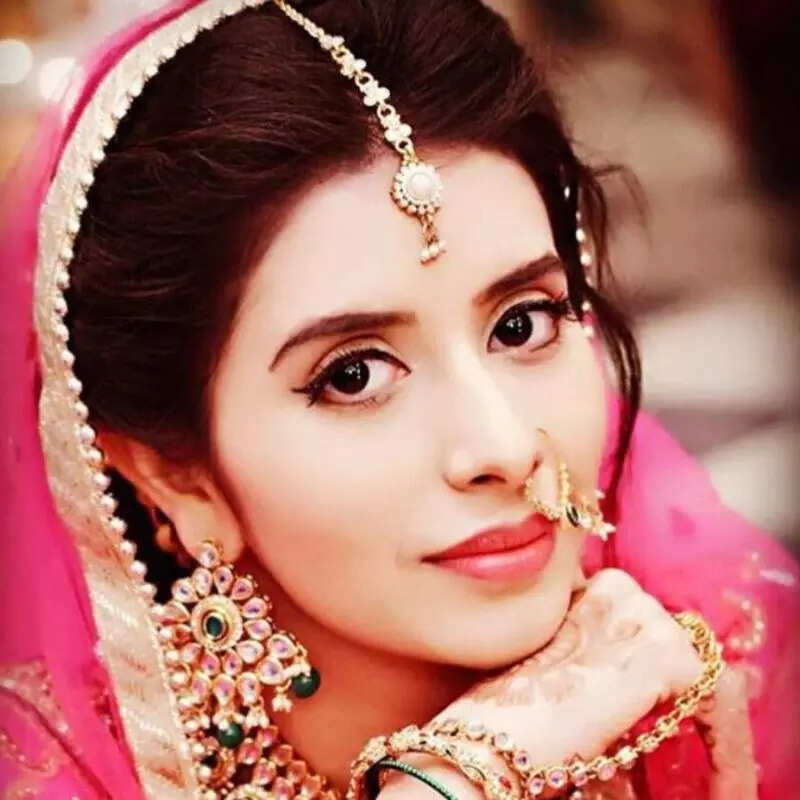 चारू असोपा (Charu Asopa)