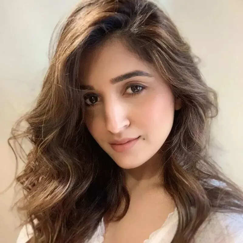 निधी शाह (Nidhi Shah)