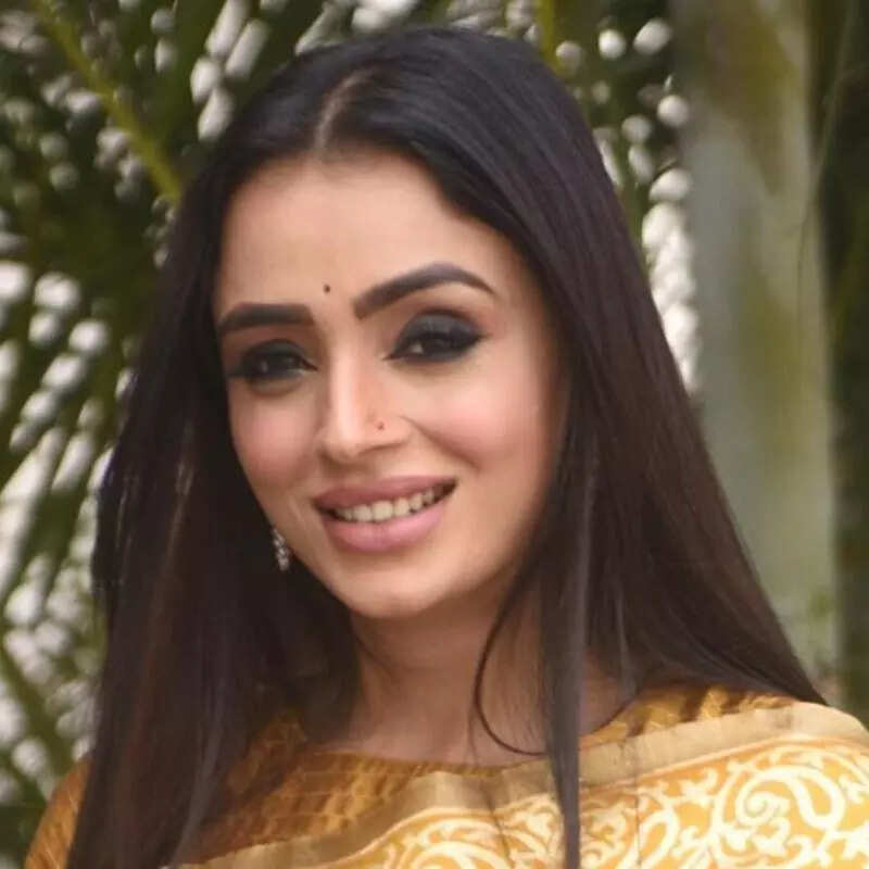 पारुल चौहान Parul Chauhan