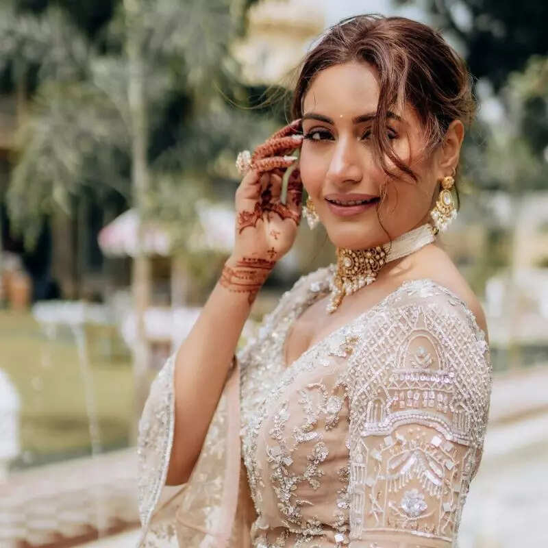चूड़ा सेरेमनी के लिए खूबसूरती से सजीं सुरभि