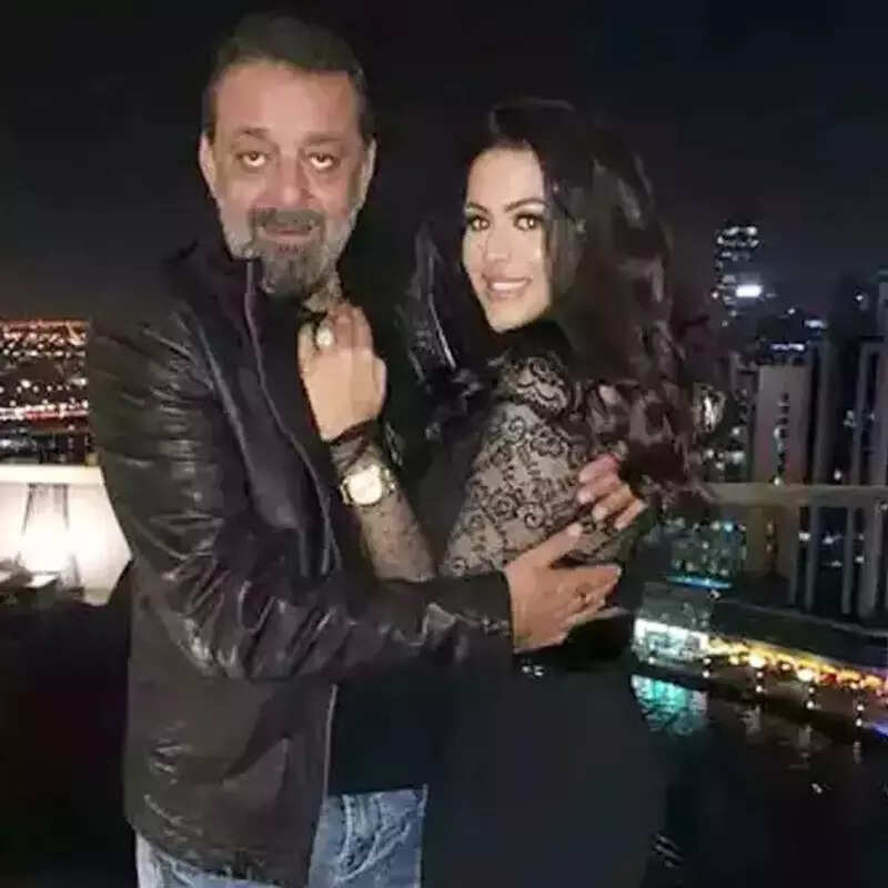 पिता संग चल रही हैं लड़ाई