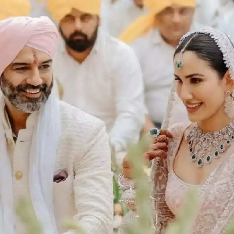 सोनाली सैगल-आशीष सजनानी (Sonnalli Seygall-Ashish Sajnani)