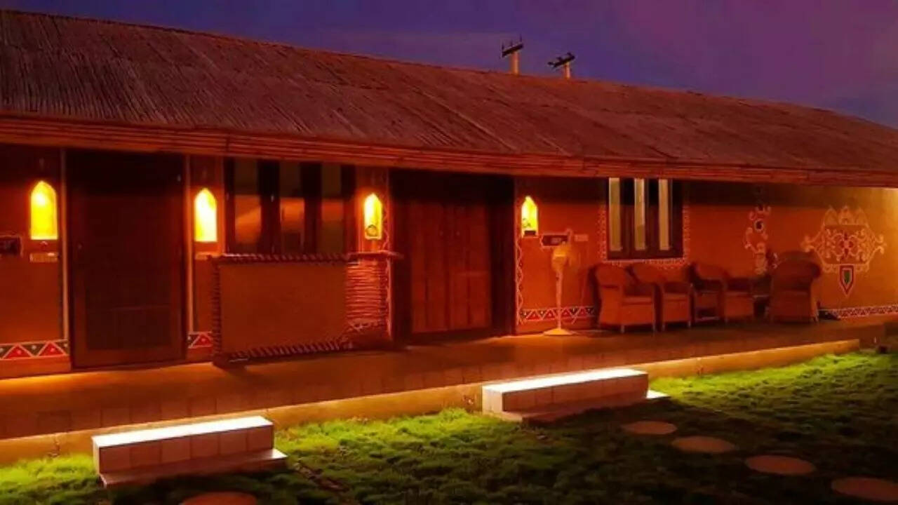 वैदिक प्लास्टर से बनाई गई है बंगले की दीवारें