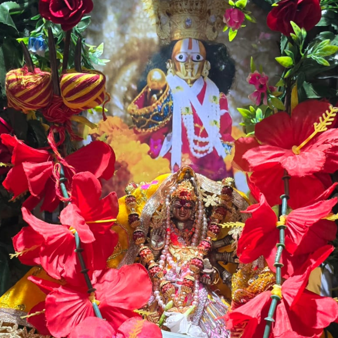 बाल स्वरूप की हो रही है पूजा