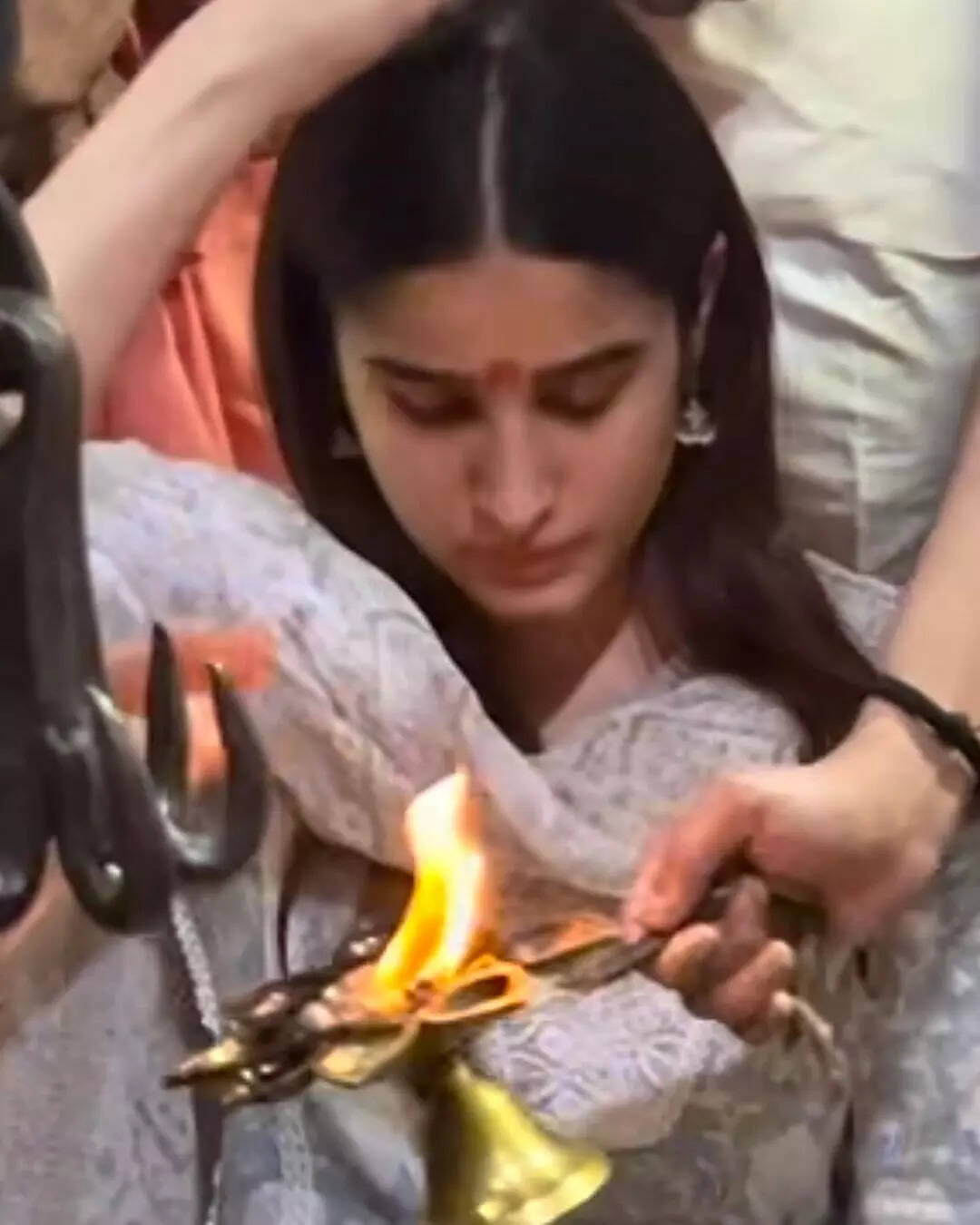 आरती लेते दिखीं राशा