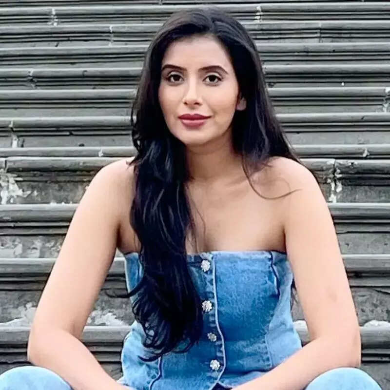 चारू असोपा (Charu Asopa)