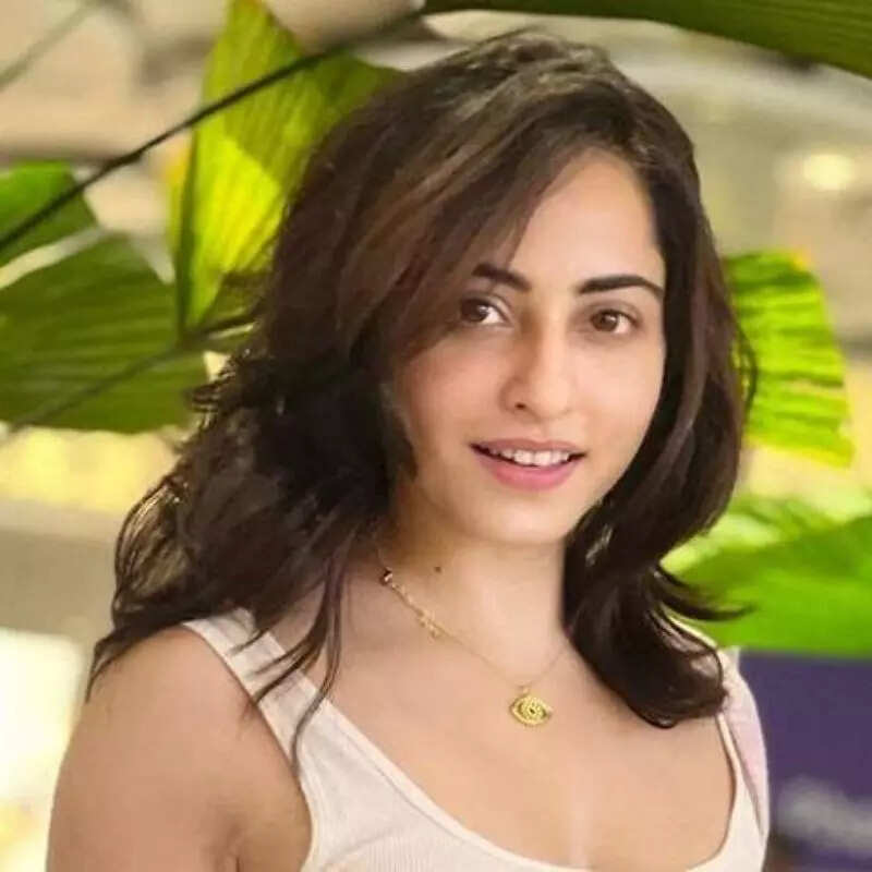 नीयति फतनानी (Niyati Fatnani)