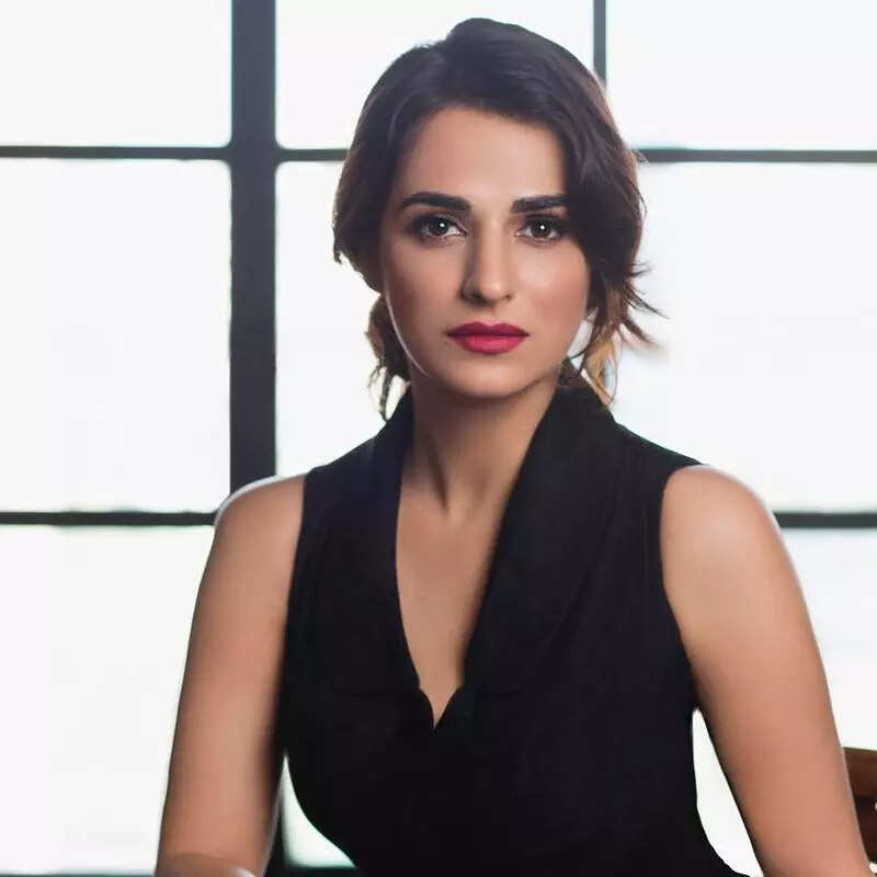 कश्मीरा ईरानी Kashmira Irani