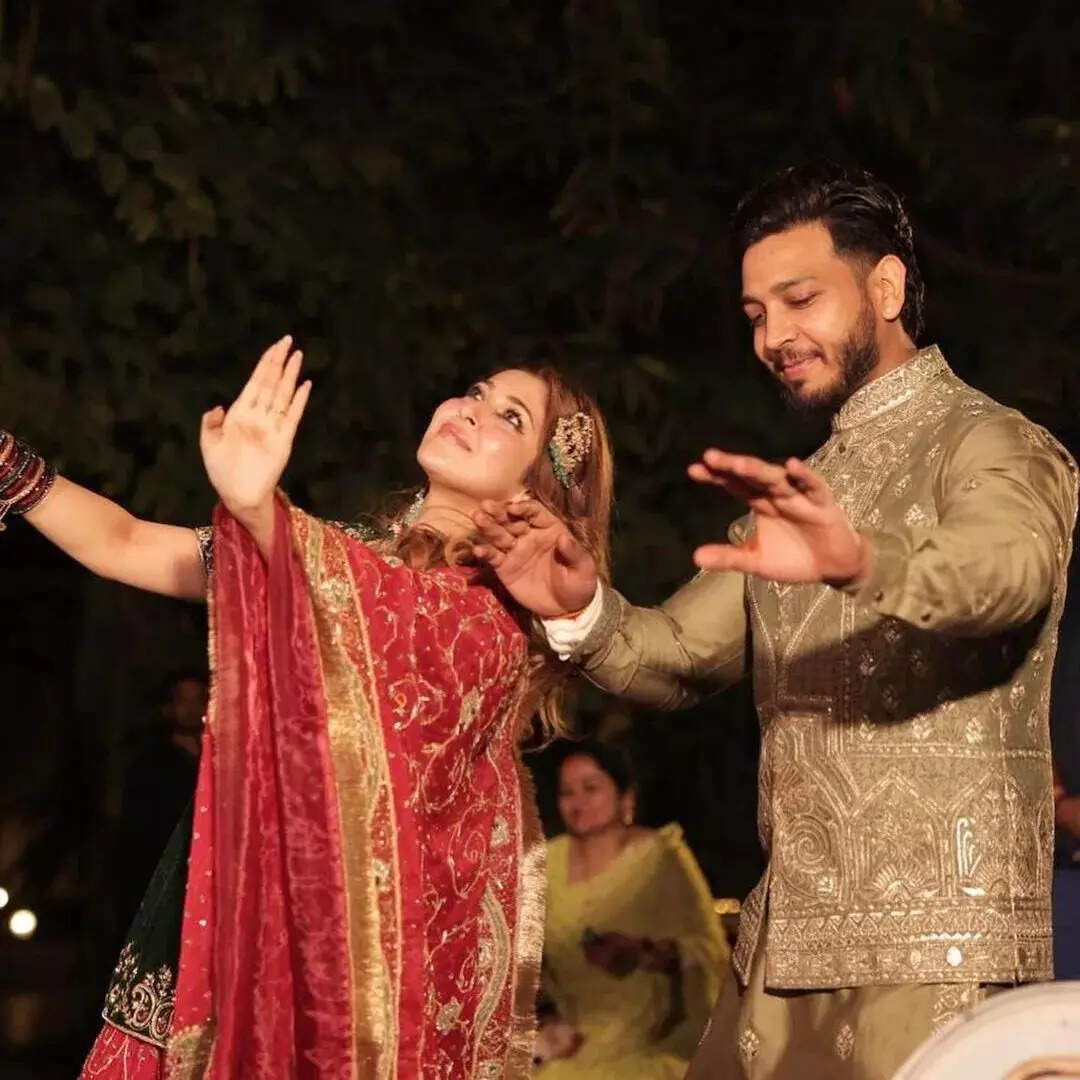 शादी की रस्मों में दिखीं बेहद खुश