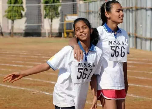 बचपन में बेहद मासूम लगती हैं सुहाना