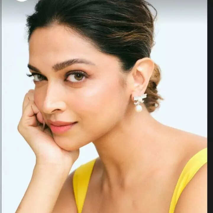 चेहरे पर दिखा प्रेग्नेंसी ग्लो