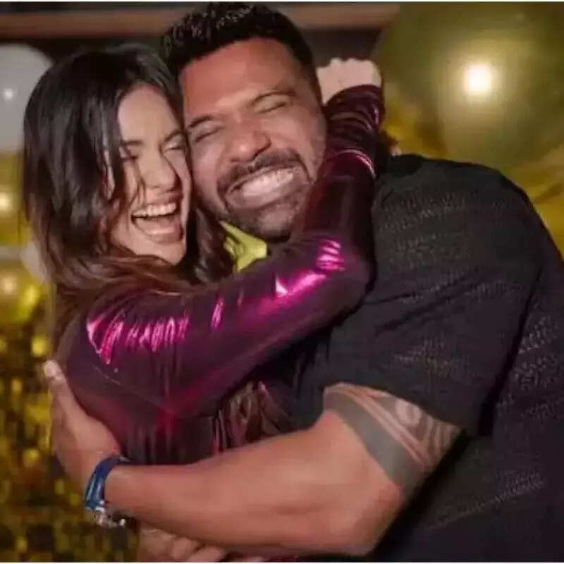दिव्या अग्रवाल Divya Agarwal