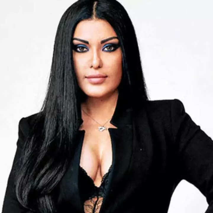 कोइना मित्रा (Koena Mitra)