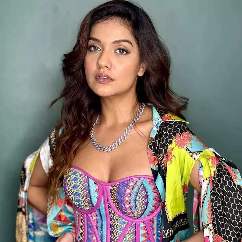 दिव्या अग्रवाल Divya Agarwal