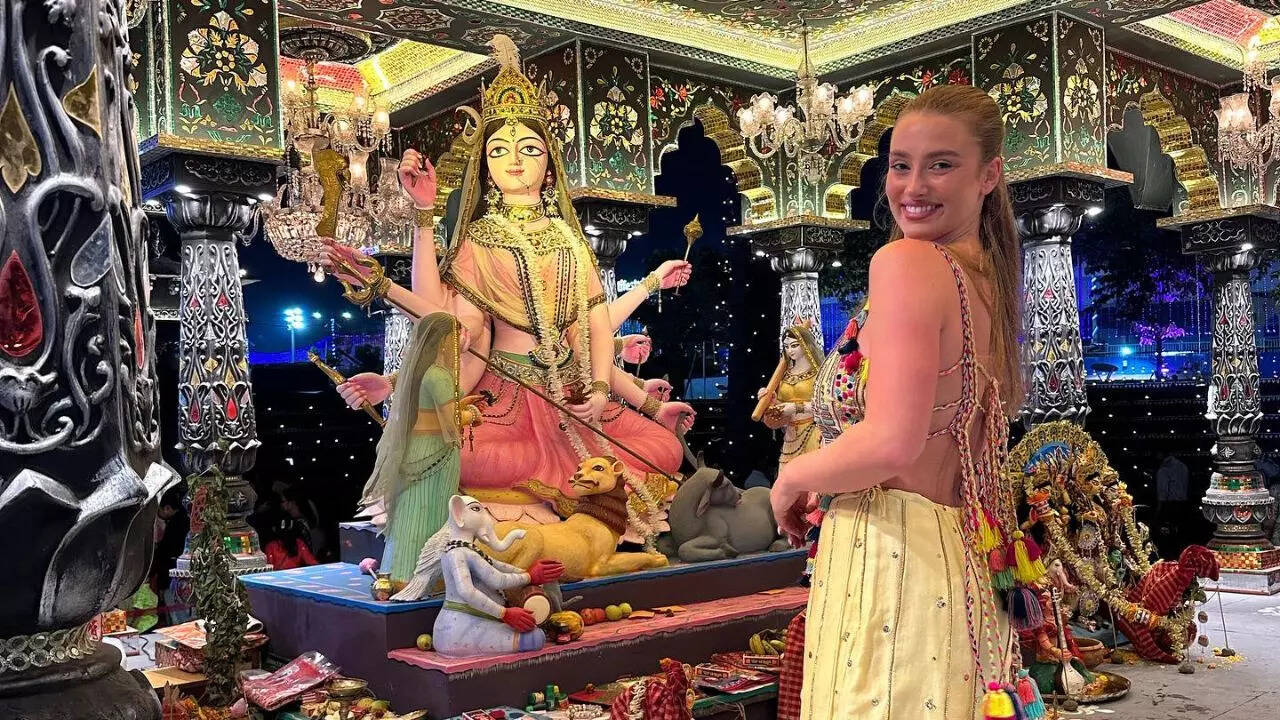 पहली बार दुर्गा में भी हुईं शामिल