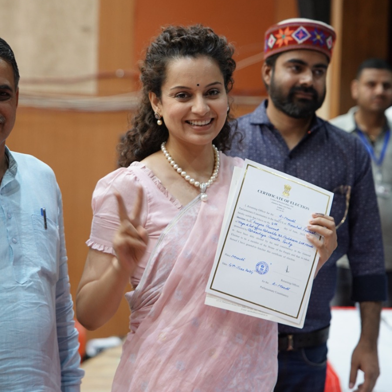 सांसद बन गईं कंगना रनौत