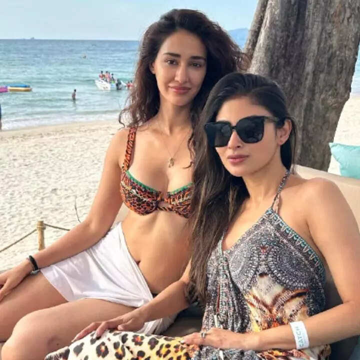 दिशा पाटनी और मौनी रॉय