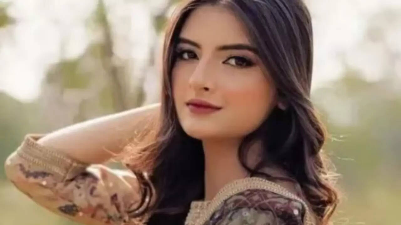 खूबसूरती बनी मुसीबत