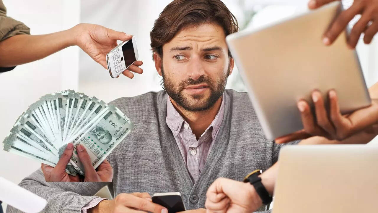 किसी भी कर्ज से बचने का प्रयास करें