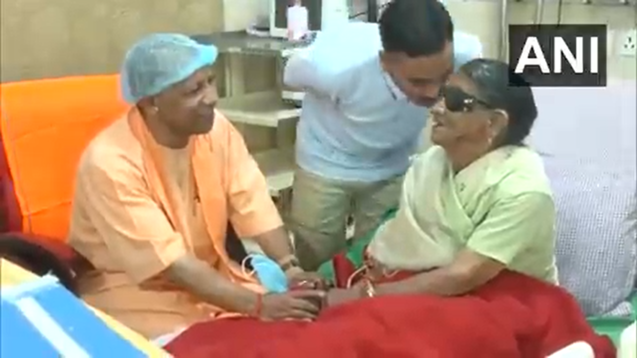 आधे घंटे तक की बात